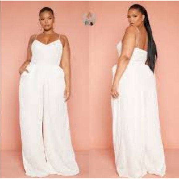 PrettyLittleThing White Jumpsuit with Sweetheart Neckline and Wide-Leg Pants - Picture 2 of 8